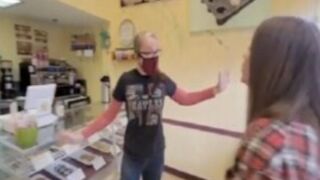 Argument Over Mask Laws Gets Extremely Violent at a Bakery in Oregon