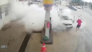 Shocking Moment Vehicleâ€™s Illegal Natural Gas Tank Explodes at Brazil