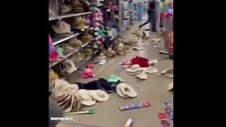 Watch As About 40 Spring Breakers Destroy A Walmart In Panama City Florida