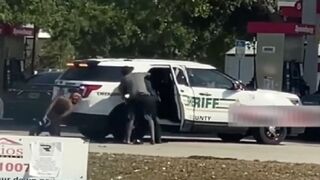 Suspect Beats Brutally Beats the Sheriff That Pulled Him Over!