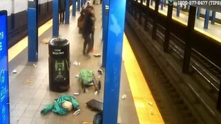 Man Stabbed, Thrown Onto Tracks In NYC Subway