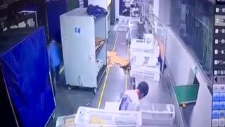 Extinguisher And Meat Cleaver: Fight At Chinese Factory