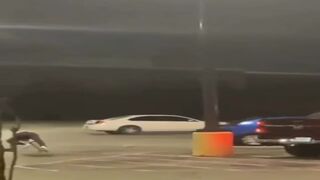 Texas: Attempted Vehicular Homicide During Parking Lot Fight 