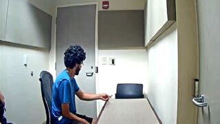Alleged Child Abductor Tries to Stab Officer with a Pen in the Interrogation Room