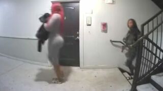 2 Woman Try to Rob a Woman with Her Mom....Get Instant Justice.