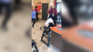 The Whole Popeyes Staff Joined In To Jump Her!