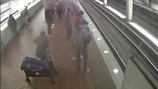 FBI Special Agent Shoots Dead a Man During Dispute on DC Metro Platform