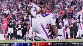 Buffalo Bills Star Damar Hamlin Collapses After Play, Gets CPR, Game Suspended