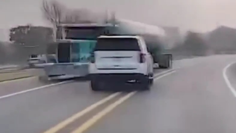 CHRISTMAS CRASH: Dramatic video from Texas shows a car slamming into an ...