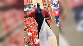 Welcome to 2023 in a Liberal City....Guy Robs a Store with No Fear
