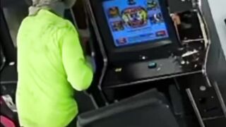 Florida man smash gambling machines with a sledgehammer after losing $3800