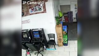 Florida man smash gambling machines with a sledgehammer after losing $3800