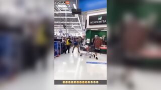 Don't Mess With a Wal-Mart Worker!!!