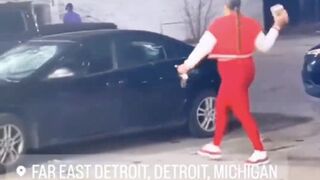Toxic Relationship: Detroit Couple Smash Each Others Car Windows at Gas Station!