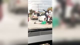 Road Rage Incident Leads To Dude Getting Jumped!