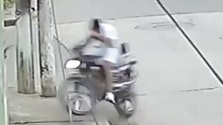 DAMN: Biker Crashes Face First Into A Wall!