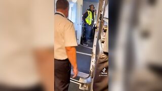 Man Dragged off American Airlines after not Getting a Gin and Tonic.