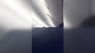 Threatens To Beat Up Flight Attendant After Being Booted From Chicago Flight