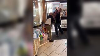 Damn, Female 7-Eleven Employee Has Some Serious Fighting Skills