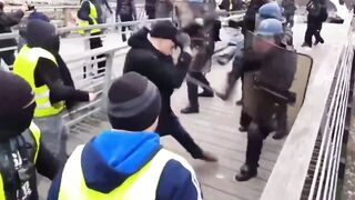 These French Protestors Do NOT mess Around