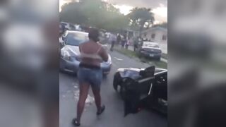 Road Rage idiot Woman Got Mad, Kicked The Car, Broke Her Leg.. LOL