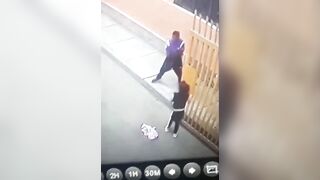 Street Justice: Sicko Attempts To Rape Woman, Receives Instant Street Justice.