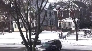 Video Showing Four Minutes Before The ICE Shooting