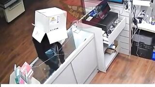 Moronic Florida Man Robs Store While Wearing a Box Over His Head!