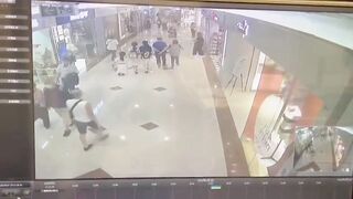 Psychotic Man Murders To Random Lesbians in The Mall (GRAPHIC)