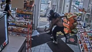 Detroit Cop Who Stopped at a Convenience Store Gets Jumped, His Gun Stolen