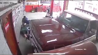 Man Accidentally Kills a Mechanic Trying to Pull the Truck Up on the Lift