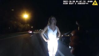 Sexy Hooters Waitress Tells Cop “I Can Take It All Off”