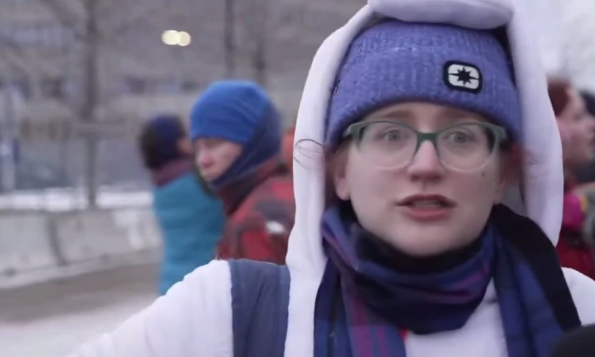 Minneapolis protestor admits she’s at the federal building to riot.