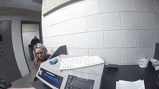 Officer Can’t Stop Laughing at Blonde during Arrest