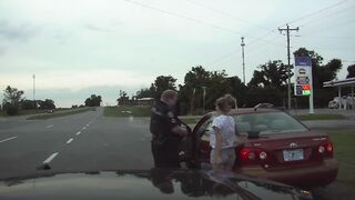 Police Weren’t Expecting Her to do THIS…Show them all her Ass