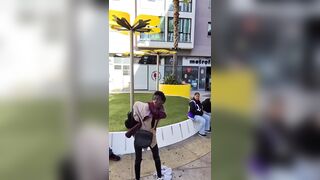 Man calls out a crackhead for saying she’s going to stab someone