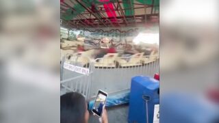 People Get Stuck On A Ride After it Couldn't Stop!