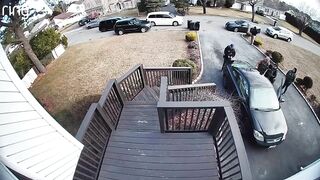 ICE agents swarm an illegal alien from Ecuador in Oregon