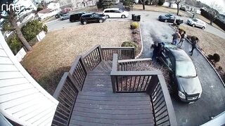 ICE agents swarm an illegal alien from Ecuador in Oregon