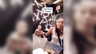 Girl Ganstas Trash a Restaurant because they forgot their Dipping Sauce