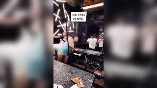 Girl Ganstas Trash a Restaurant because they forgot their Dipping Sauce