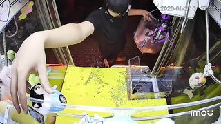 These people will loot anything lol