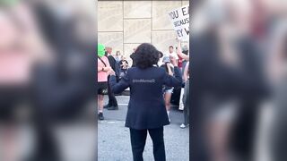 Maxine Waters starts yelling as she jumps out of car