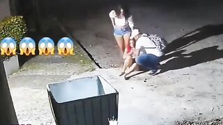 2 Female Robbers with 100-IQ and a Knife. (Don't Trust Anyone)