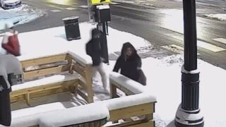 Usual Suspects Run Behind A Woman And Snatch Her Belongings