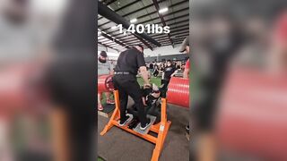 OMG: Dude sets Bench Press Record = 1401lbs (Unbelievable)