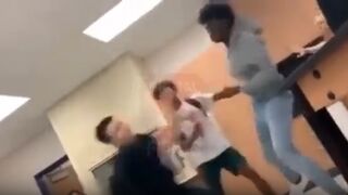 White Kid Guy Gets Beaten Repeatedly For Wanting His Blinker Back