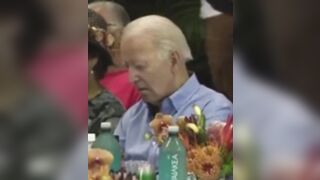 Joe Biden just fell asleep in the middle of his meeting with victims of the Maui fire