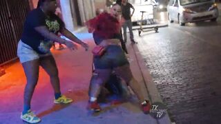 Guy Jumped by 3 'Classy' Women on 6th Street in Austin Texas