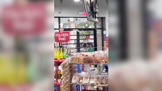 Tasmanian-Karen Walked into a Convenience Store in Houston.